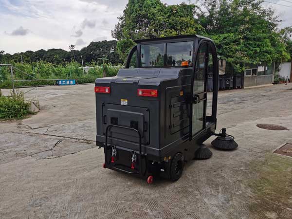 掃地車吸塵車廠家教你如何選購電動掃地車 掃地車吸塵車廠家教你如何選購電動掃地車