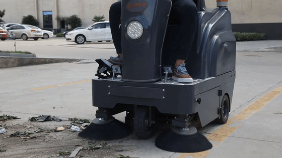 掃地機還是洗地機?不同場景應該怎么選?(圖3) 掃地機的性能特點