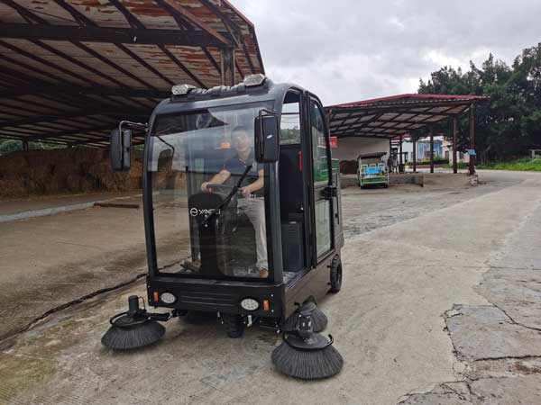 新能源環(huán)衛(wèi)清掃車對(duì)比燃油類環(huán)衛(wèi)車有哪些好處 新能源環(huán)衛(wèi)清掃車對(duì)比燃油類環(huán)衛(wèi)車有哪些好處