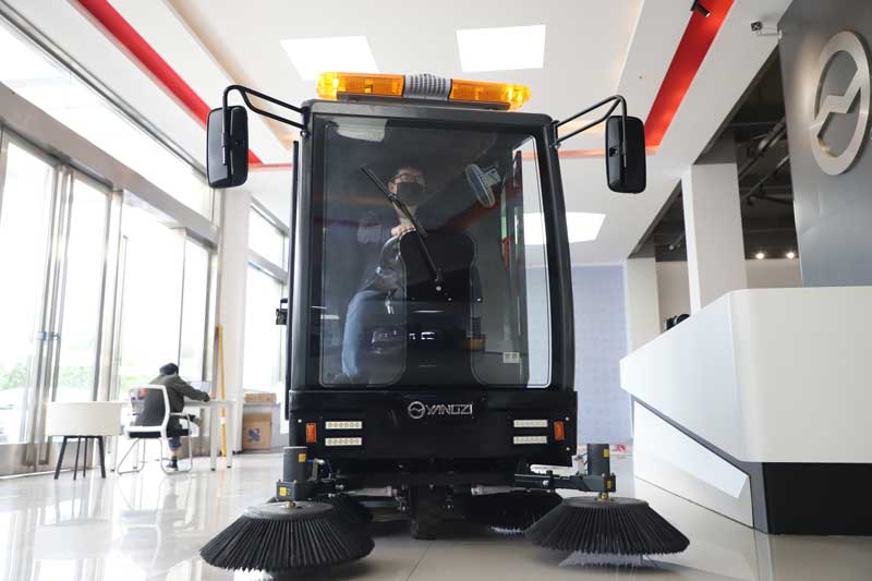 電動(dòng)掃地車(chē)價(jià)格多少錢(qián)一輛，購(gòu)買(mǎi)請(qǐng)認(rèn)準(zhǔn)廠家直銷(xiāo)