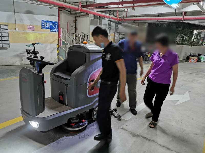 全自動洗地機是如何實現高效清潔 全自動洗地機是如何實現高效清潔