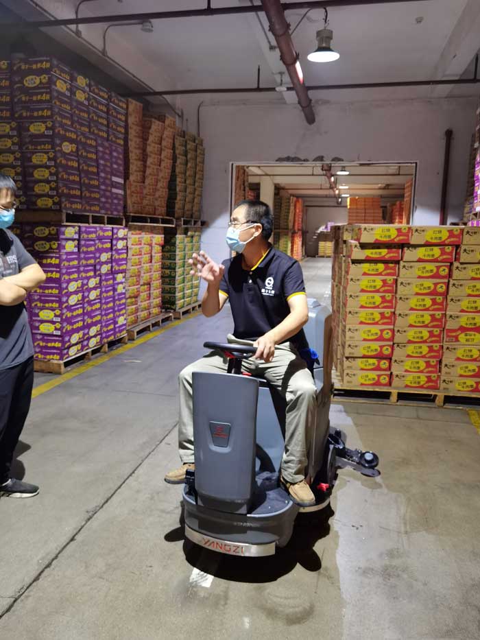 食品工廠為什么選用自動洗地機 食品工廠為什么選用自動洗地機