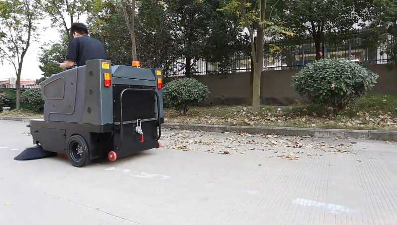 如何用掃地機清潔大型倉庫地板 如何用掃地機清潔大型倉庫地板