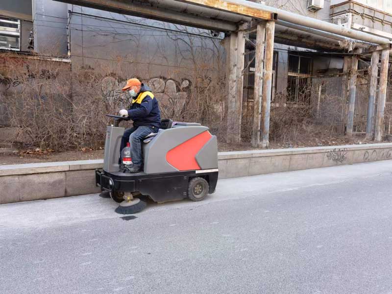 北京798藝術(shù)區(qū)使用揚(yáng)子掃地機(jī)后,持續(xù)采購!