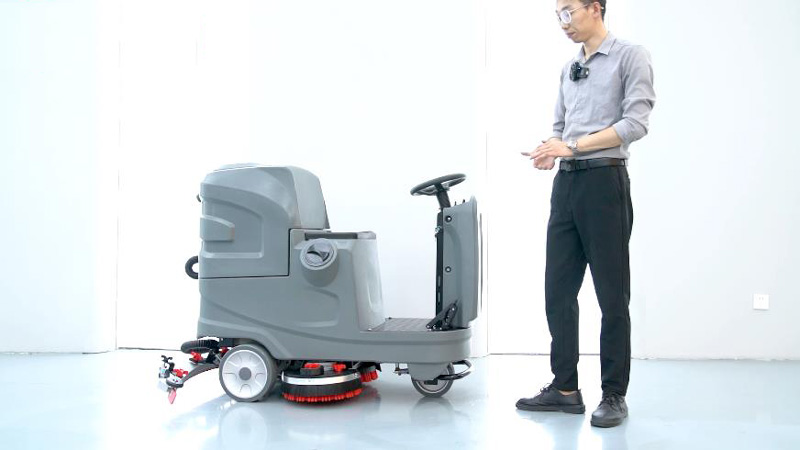 使用工業(yè)洗地機(jī)的好處 使用工業(yè)洗地機(jī)的好處