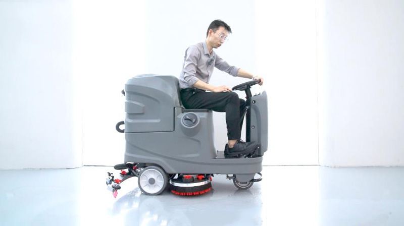 洗地機比掃地機更適合您的倉庫的3個原因 洗地機比掃地機更適合您的倉庫的3個原因