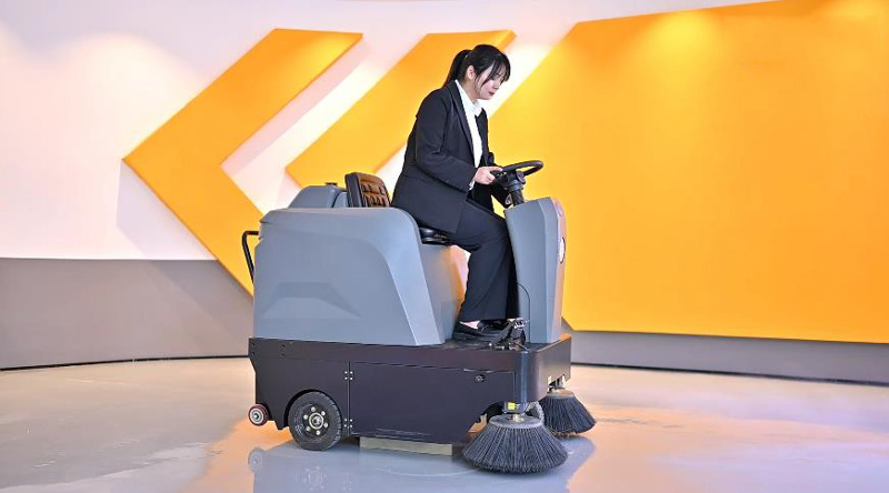 使用掃地機(jī)比洗地機(jī)有哪些好處 使用掃地機(jī)比洗地機(jī)有哪些好處