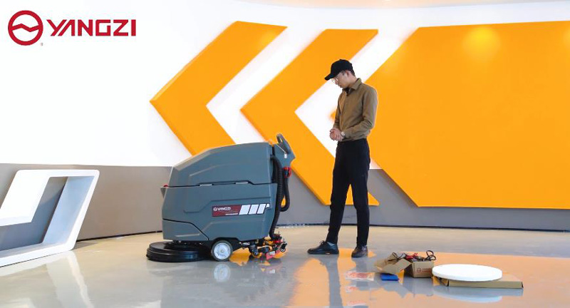 購(gòu)買地板洗地機(jī)時(shí)要考慮什么 購(gòu)買地板洗地機(jī)時(shí)要考慮什么