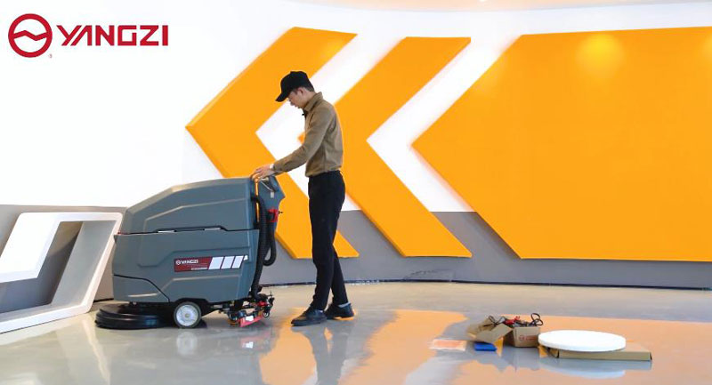 使用洗地機(jī)有三個(gè)好處 使用洗地機(jī)有三個(gè)好處