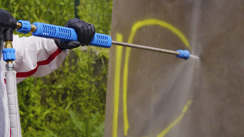 使用專業高壓清洗機去除涂鴉 使用專業高壓清洗機去除涂鴉