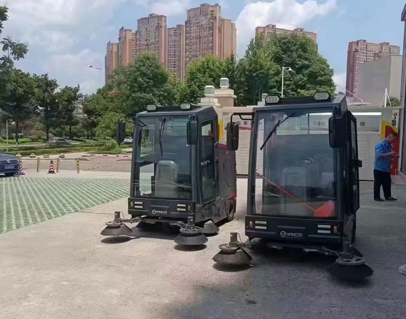 為什么越來越多的工廠選擇工業(yè)掃地機(jī) 為什么越來越多的工廠選擇工業(yè)掃地機(jī)