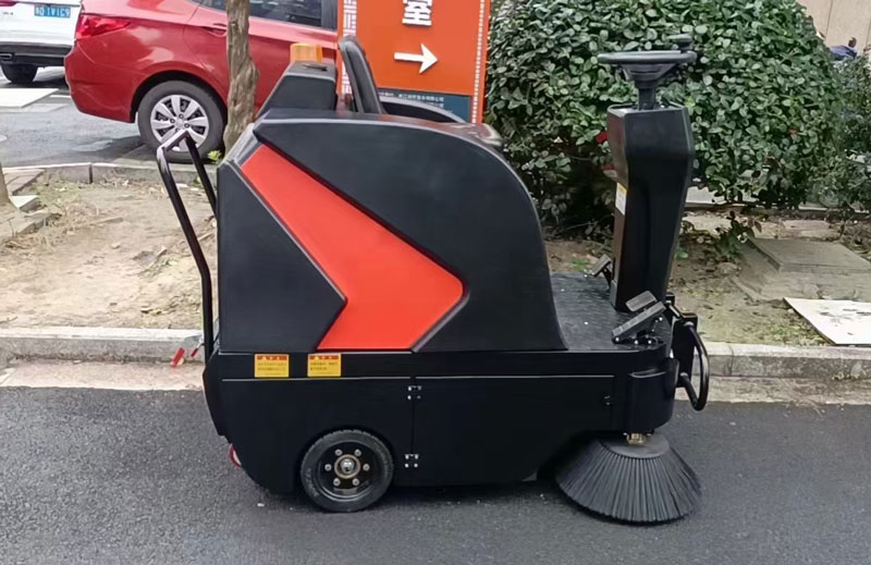 小型掃地車多少錢一臺 小型掃地車多少錢一臺