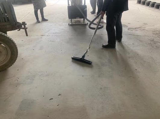 工業級別吸塵器