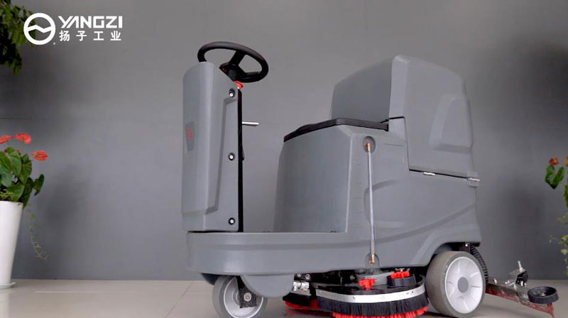 使用洗地機與手動清潔的優勢對比 使用洗地機與手動清潔的優勢對比